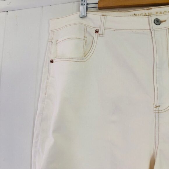 American Eagle Womens Plus White Distressed Mom Jeans Size 24 - Picture 6 of 10